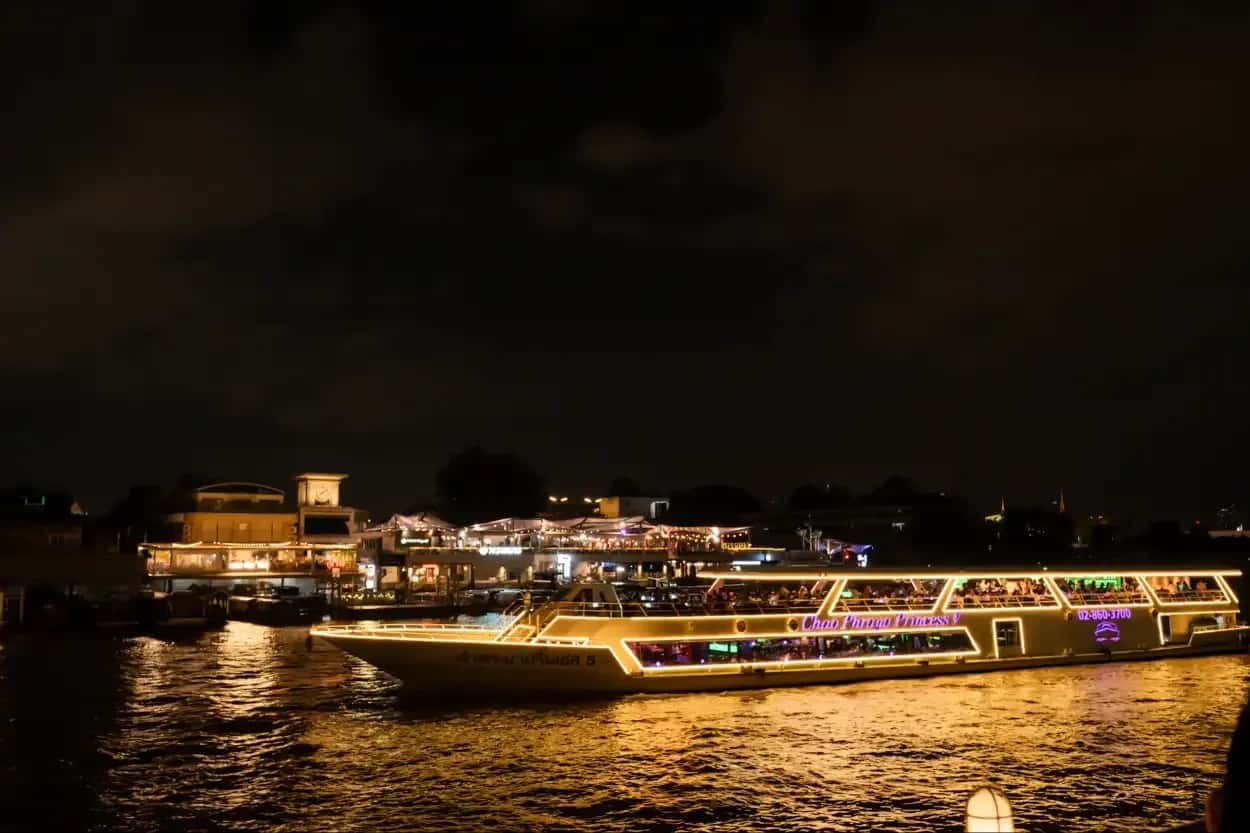 Alangka Cruise at IconSiam Pier no.43