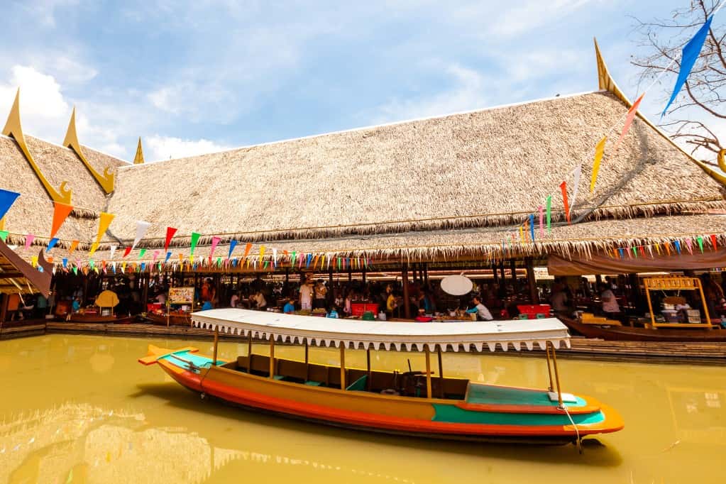 พาเที่ยวชมวัดไหว้พระ เที่ยวตลาดน้ำชื่อดัง พระนครศรีอยุธยา (พร้อมไกด์มืออาชีพ) ทริปเที่ยว และเดย์ทริป3