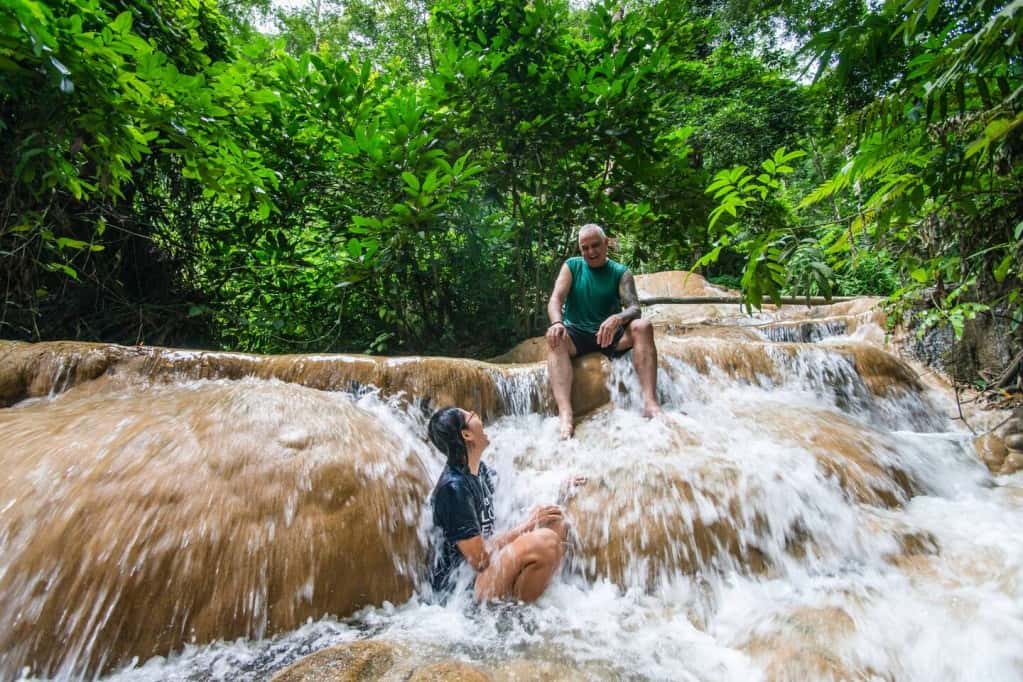 ทัวร์วัดเก่าแก่ เมืองเชียงใหม่ และเที่ยวน้ำตกบัวตองชื่อดัง! (พร้อมรถรับ-ส่งจากที่พัก) ทริปเที่ยว และเดย์ทริป1