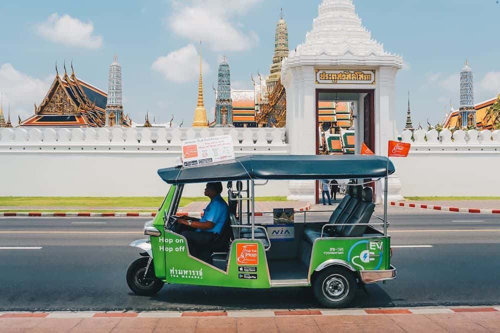 นั่งรถตุ๊ก ๆ ชมรอบเกาะรัตนโกสินทร์ 1 วัน (ไม่จำกัดรอบ) ทริปเที่ยว และเดย์ทริป1