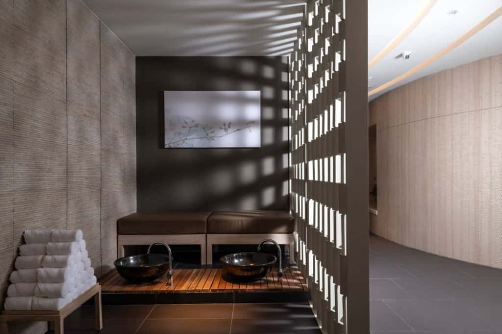 Let's Relax spa central world4