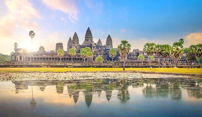 ทัวร์กัมพูชา มรดกโลกปิระมิดเกาะแกร์ นครวันนครธม โดยรถตู้ปรับอากาศ1