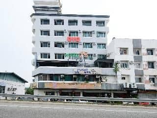 โฮเทล 75 เตเมอร์โลห์