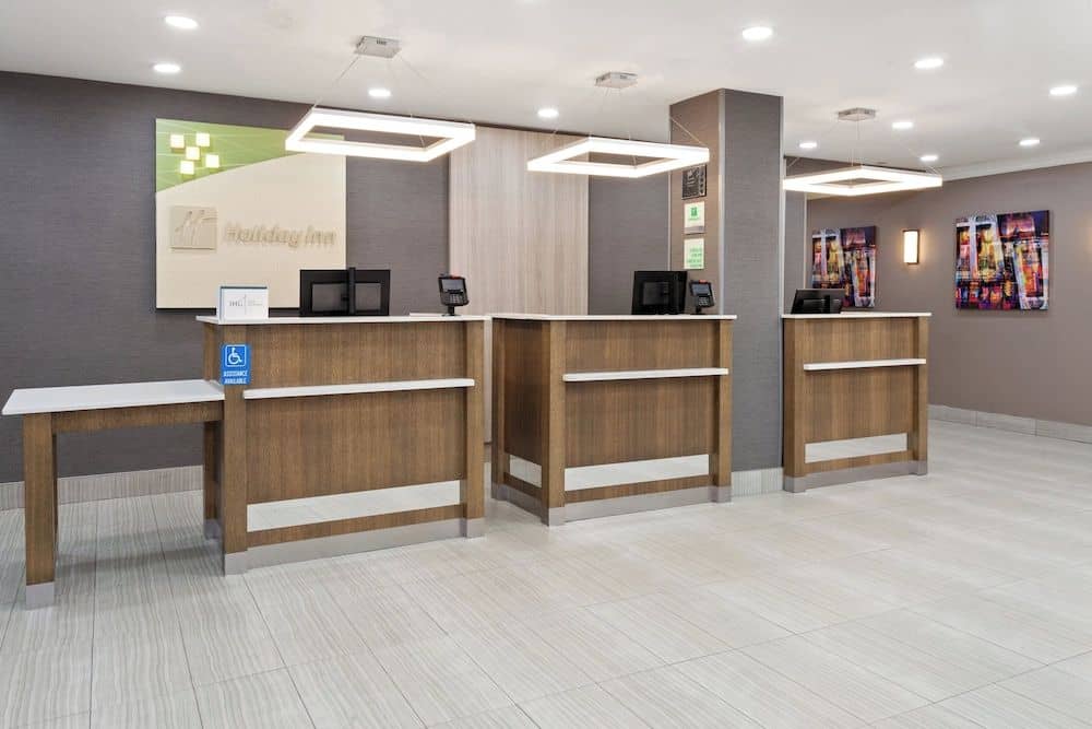 Holiday Inn Chicago-Oakbrook Holiday Inn Chicago-Oakbrook