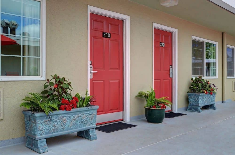 Campus Inn and Suites