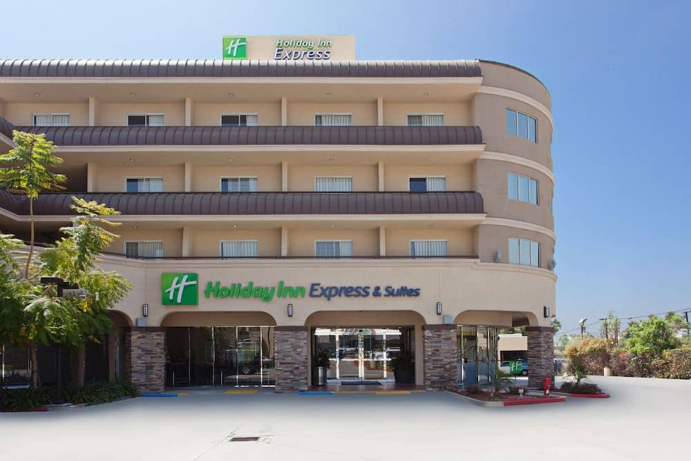 HOLIDAY INN EXPRESS & SUITES P HOLIDAY INN EXPRESS & SUITES P