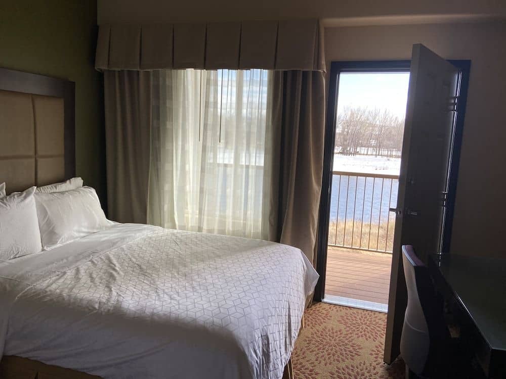 HOLIDAY INN EXPRESS & SUITES S HOLIDAY INN EXPRESS & SUITES S