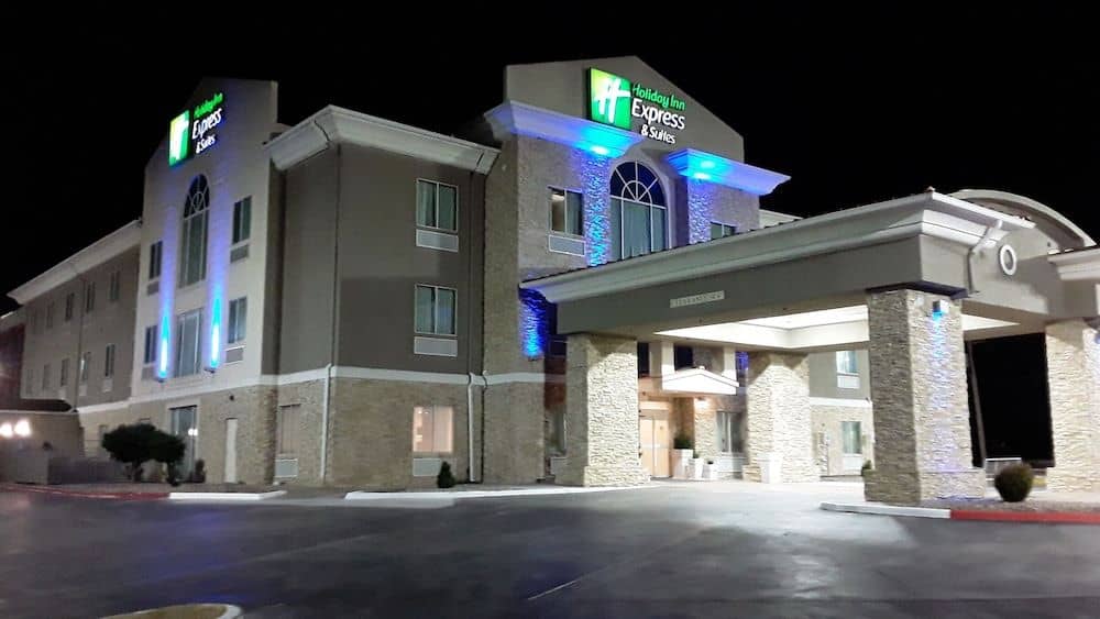 HOLIDAY INN EXPRESS & SUITES W
