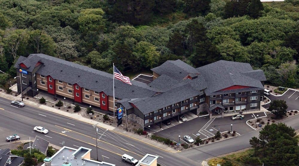 COMFORT INN & SUITES LINCOLN CITY