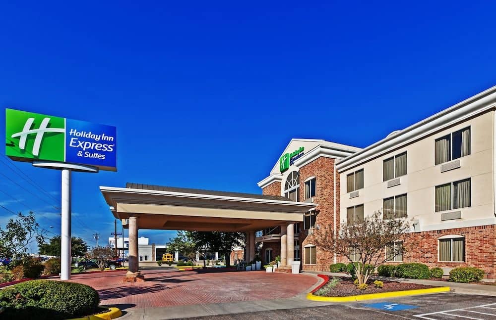 HOLIDAY INN EXPRESS & SUITES E HOLIDAY INN EXPRESS & SUITES E