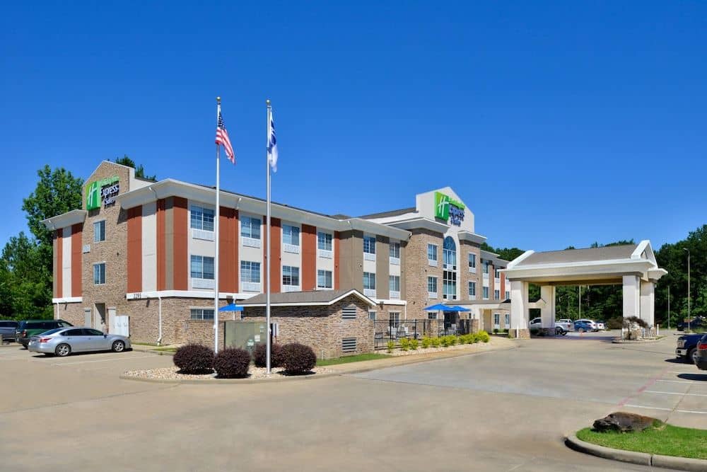 HOLIDAY INN EXPRESS & SUITES C