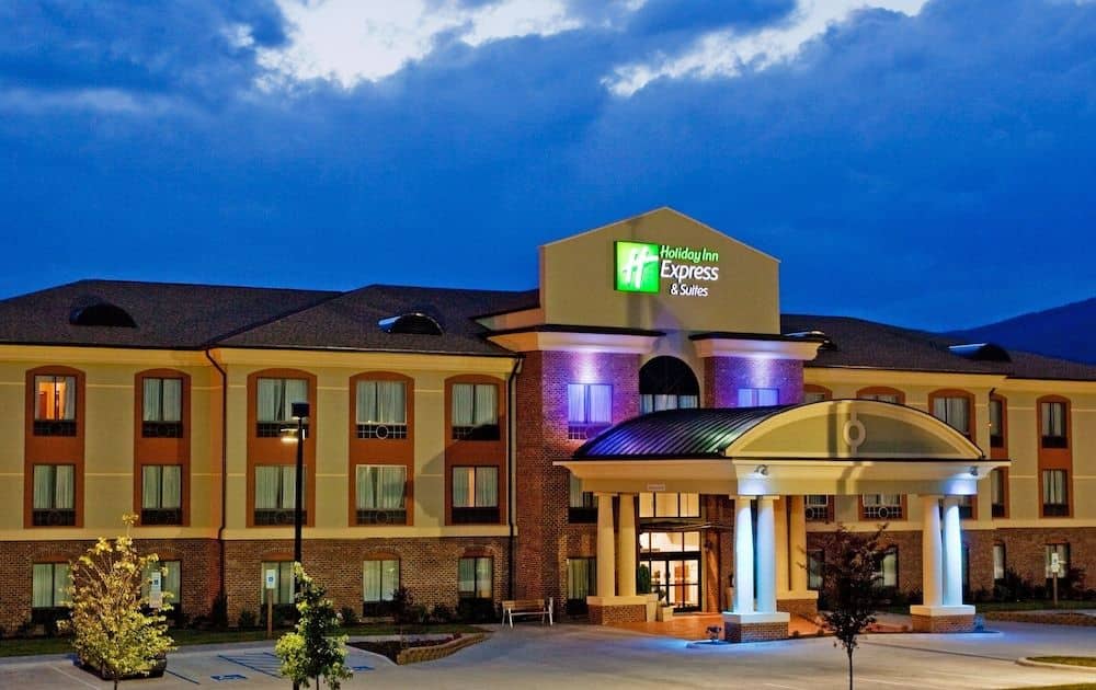 HOLIDAY INN EXPRESS & SUITES S