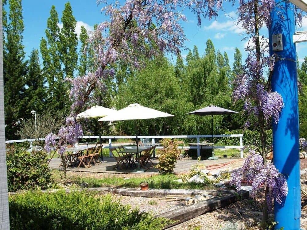 AU RELAIS DES LILAS AU RELAIS DES LILAS