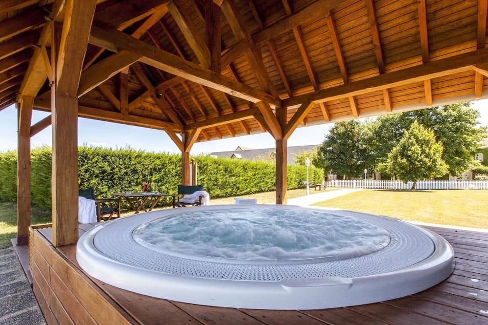 Le Fleuray Hotel & Restaurant Le Colonial