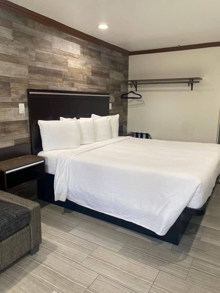 RODEWAY INN HUNTINGTON BEACH