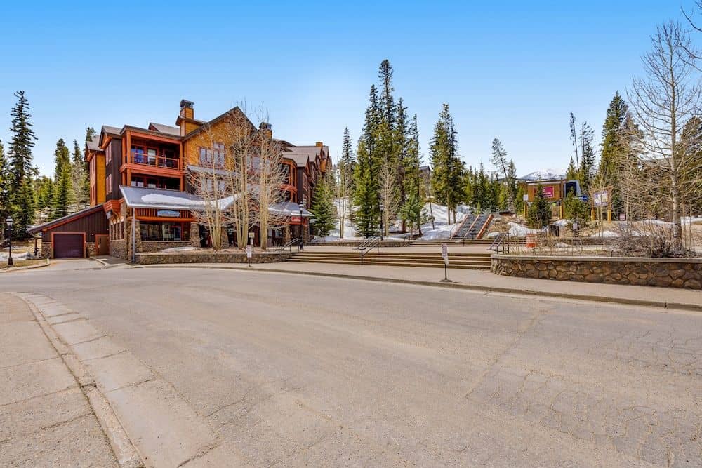 Pine Ridge Condominiums