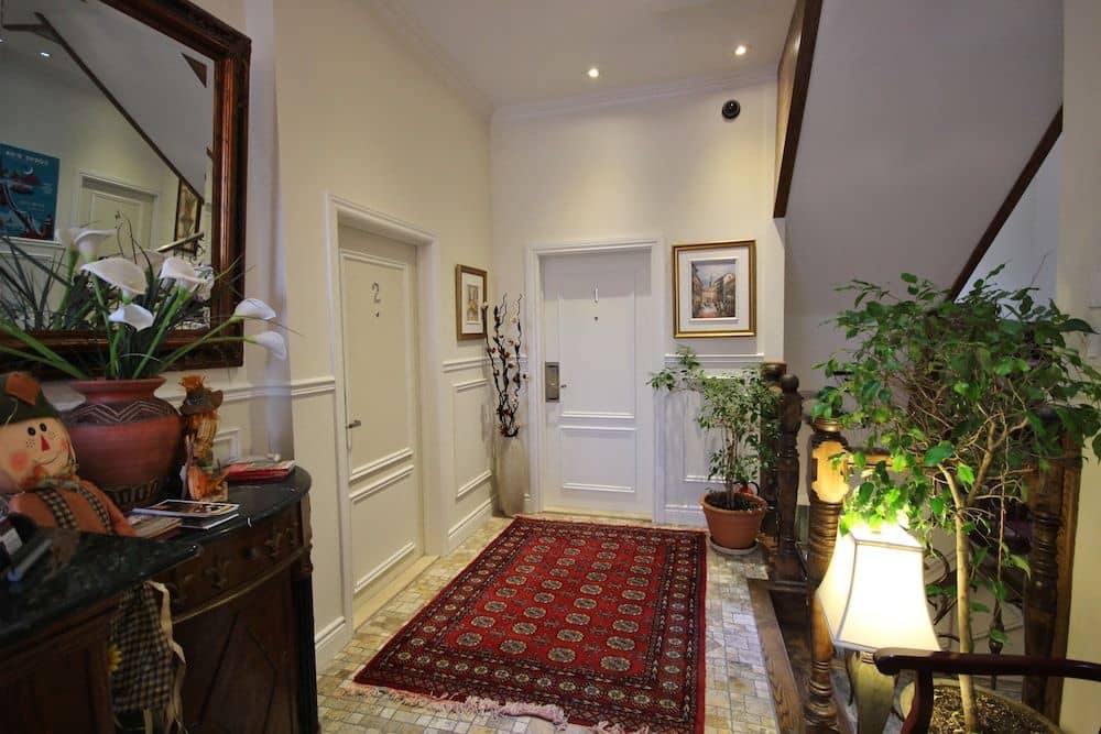 PARC SUITES HOTEL