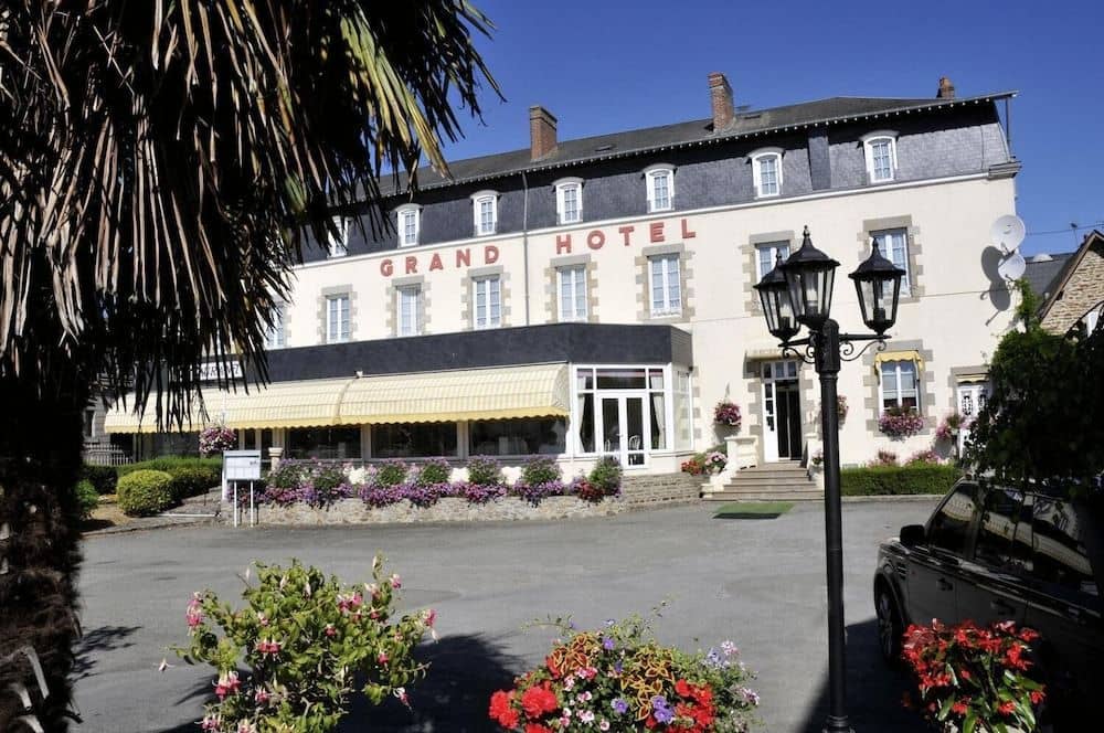 AU GRAND HOTEL