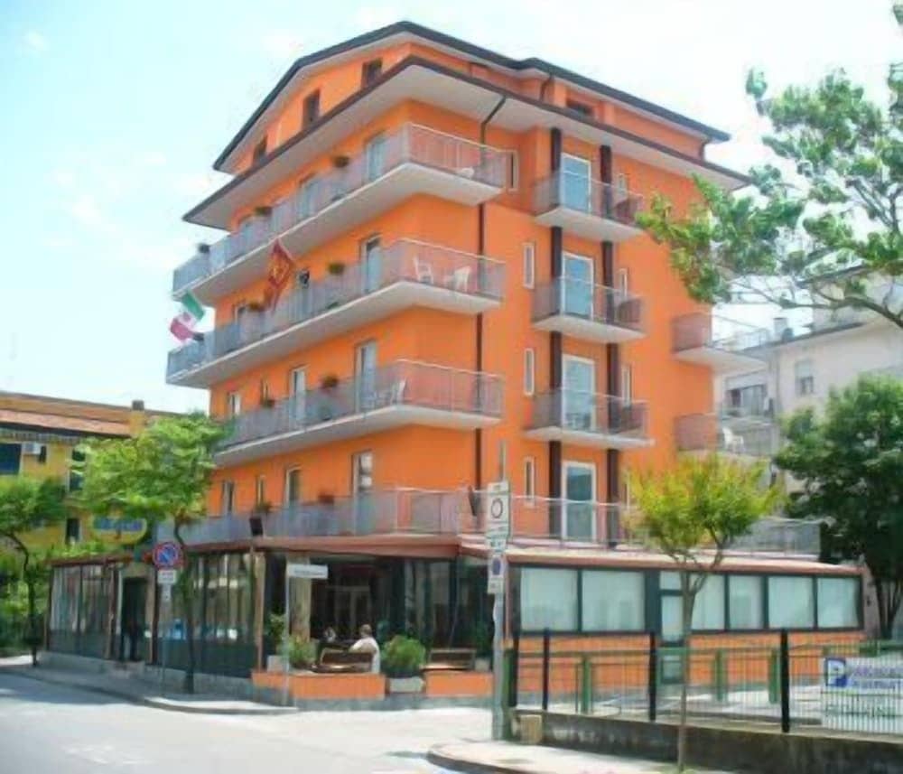 Hotel Beach 2