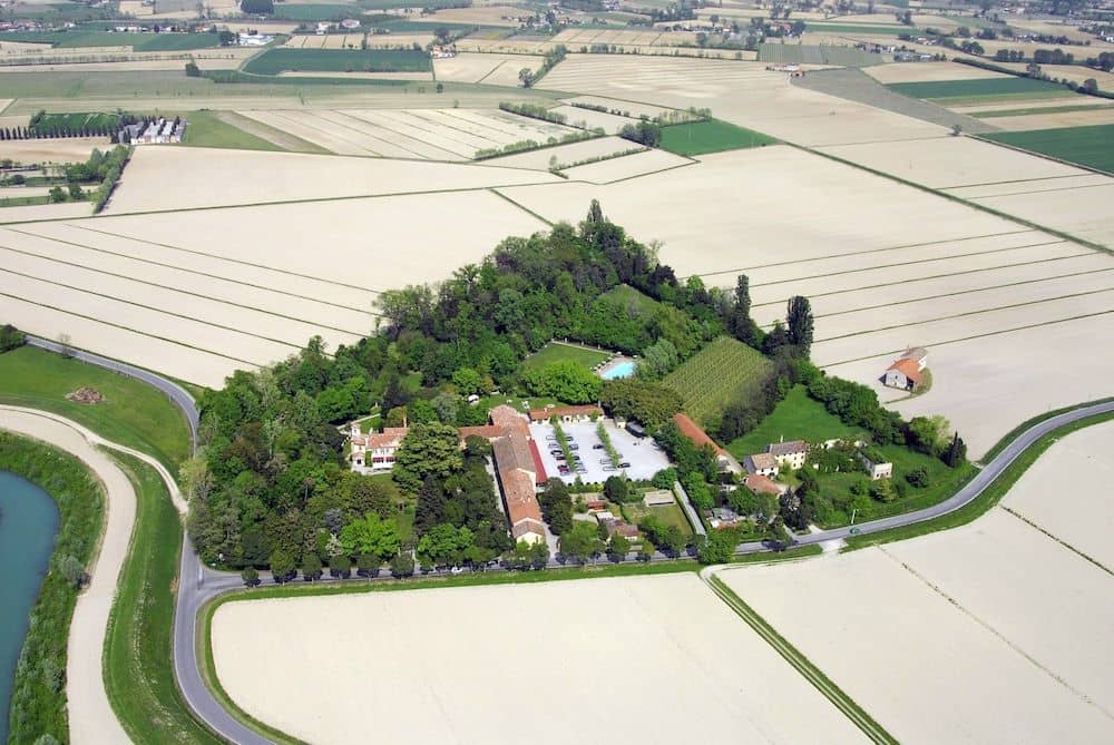 Villa Luppis