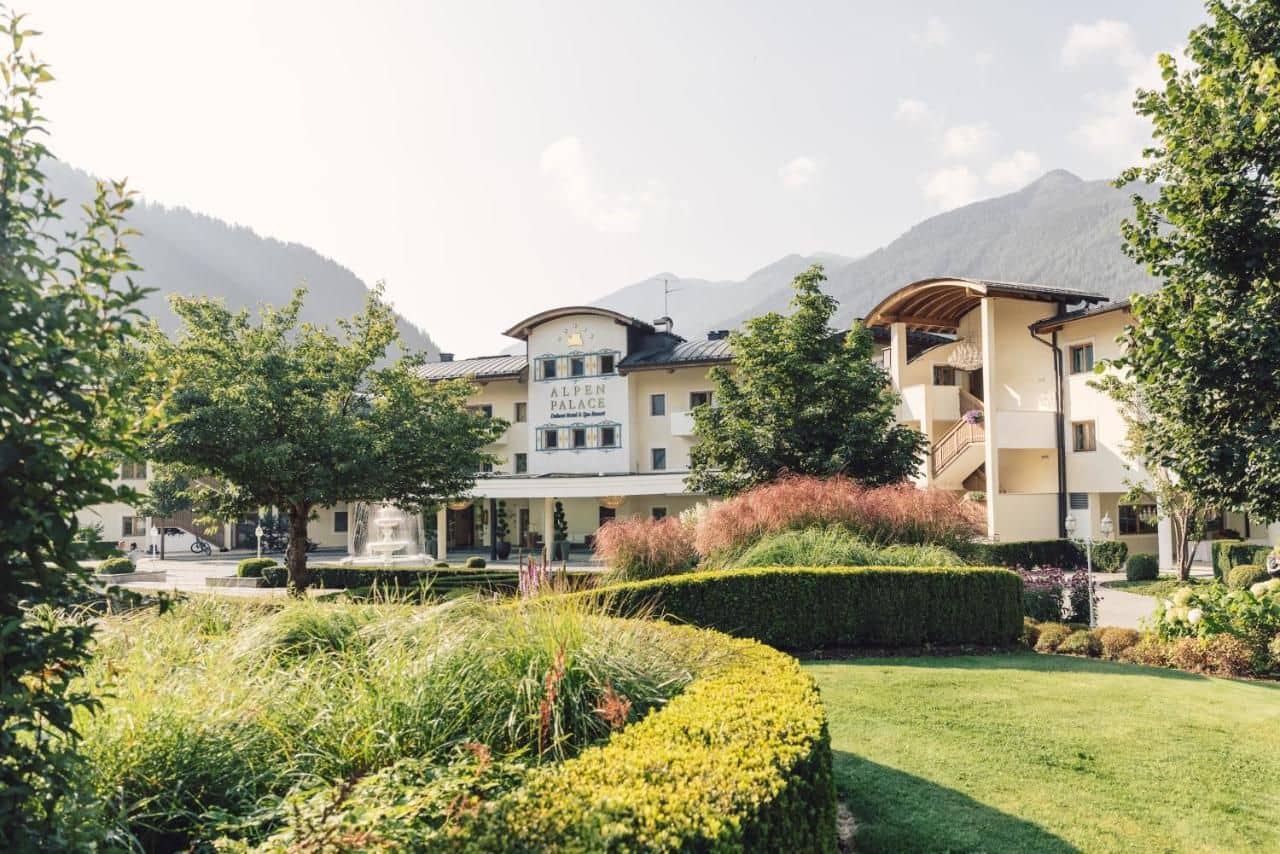 Alpenpalace Luxury Hideaway & Spa Retreat Alpenpalace Luxury Hideaway & Spa Retreat