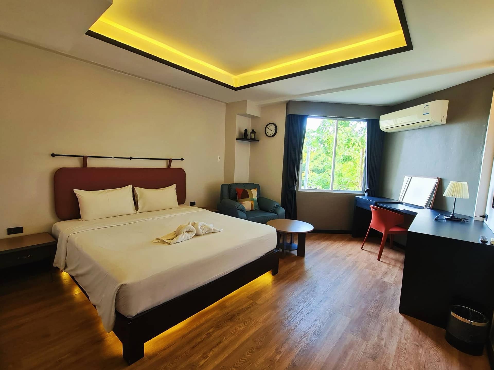 โรงแรมพีอาร์เอส บาย โซเจิร์น