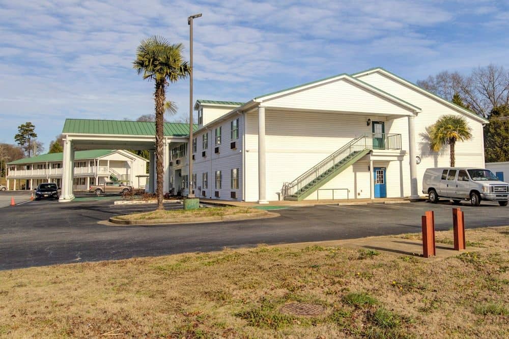 Plantation Inn Suites Jackson