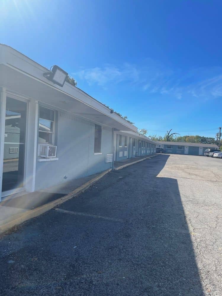Western Skies Motel