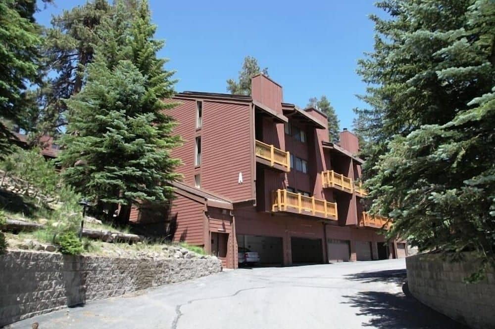 Mammoth Ski & Racquet Club