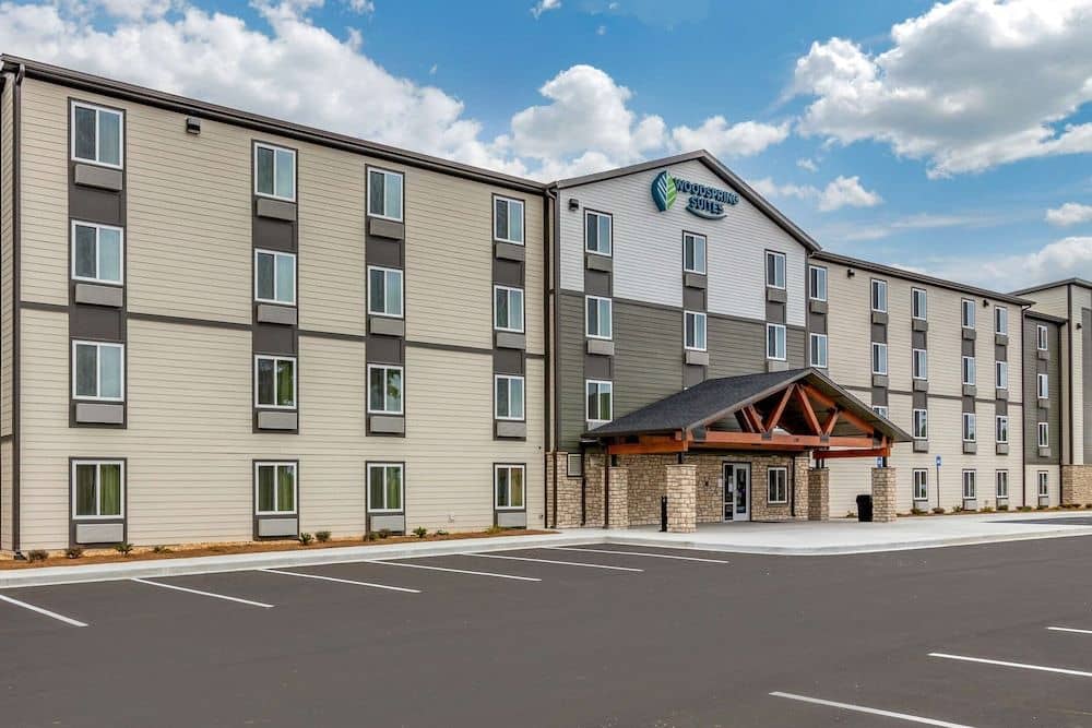 HOWARD JOHNSON HOTEL BRUNSWICK HOWARD JOHNSON HOTEL BRUNSWICK