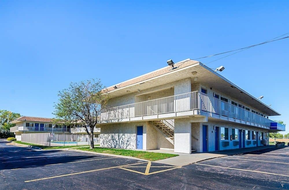 Motel 6 Mitchell