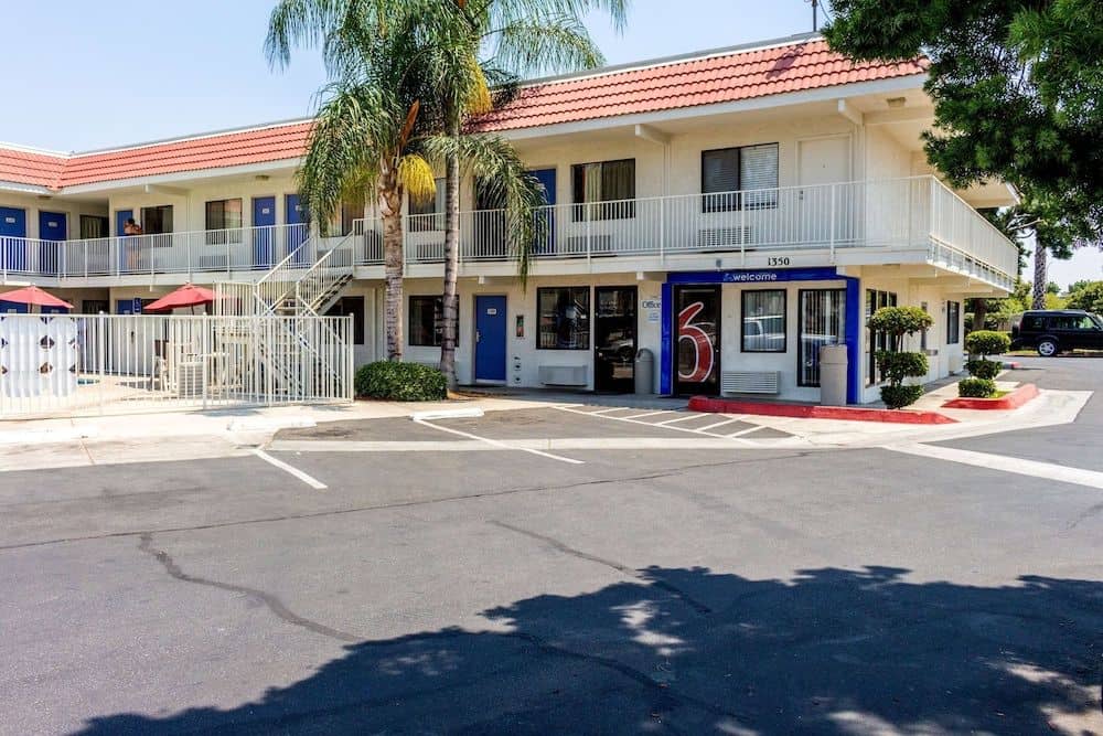 Motel 6 Bakersfield Convention Center Motel 6 Bakersfield Convention Center