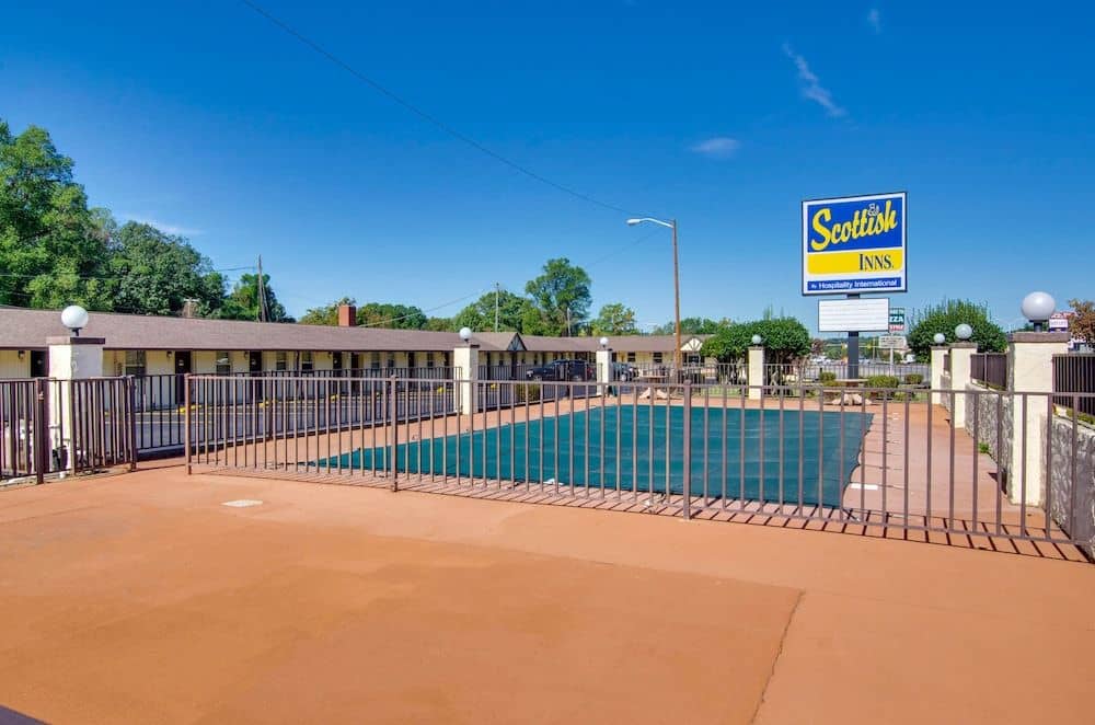 KNIGHTS INN COLLINSVILLE KNIGHTS INN COLLINSVILLE