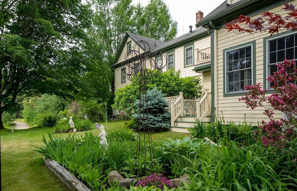 1802 House Bed & Breakfast