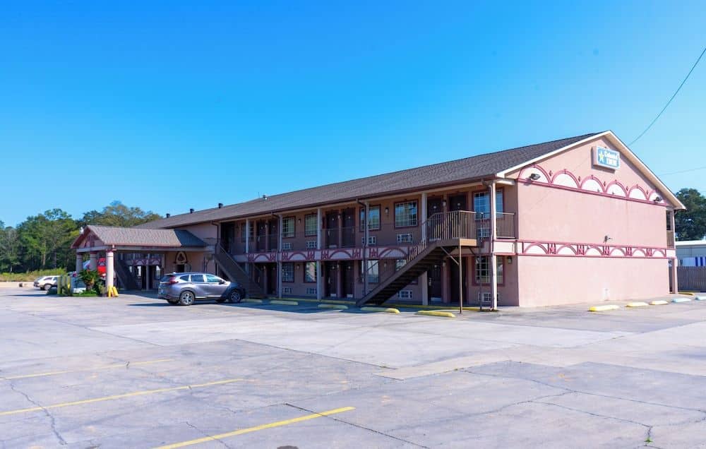 Colonial Inn