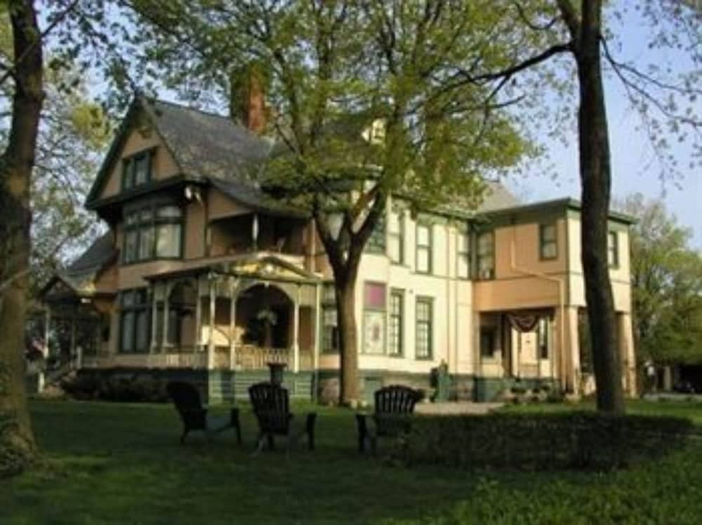 Oliver Inn Bed and Breakfast
