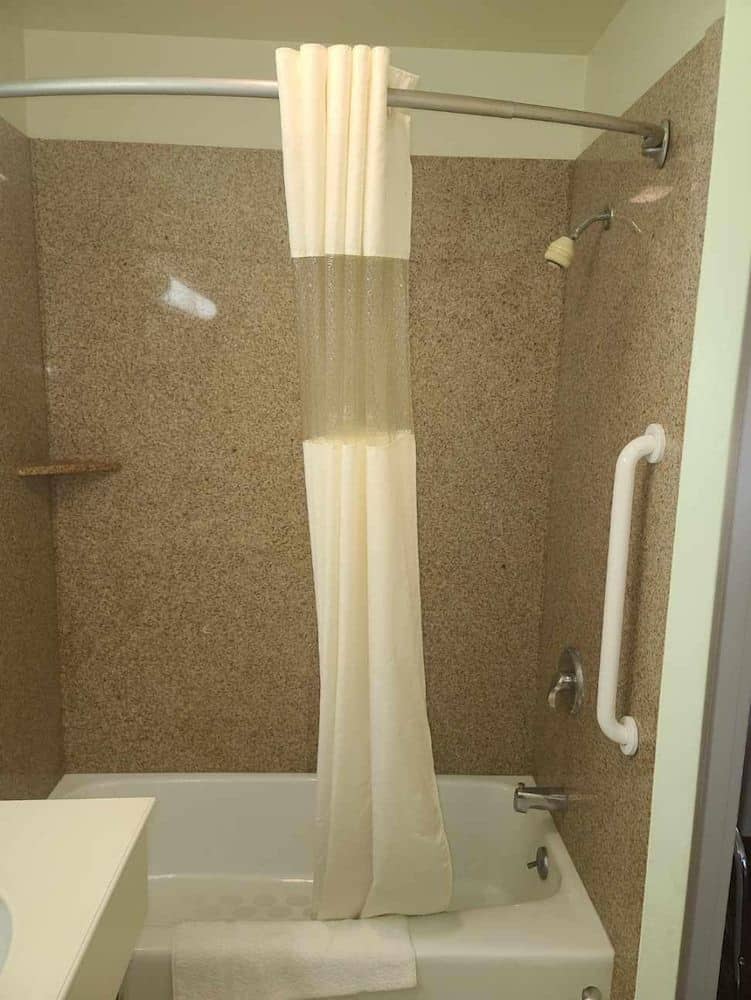 BUDGET INN FARMINGTON