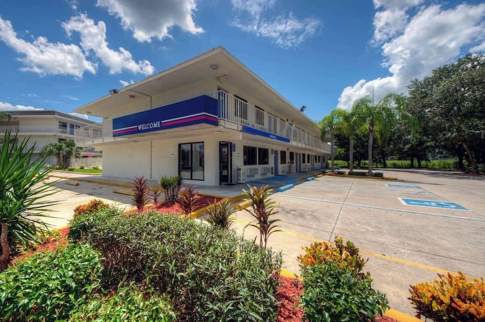 Motel 6 Bradenton