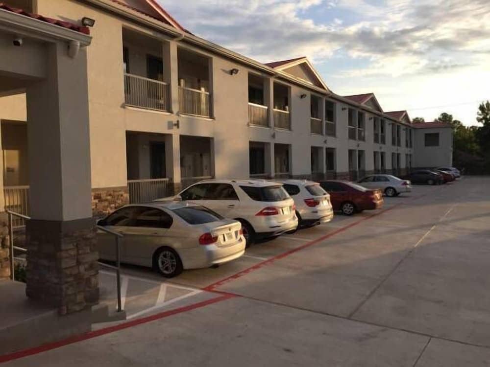 SCOTTISH INNS AND SUITES TIMBER
