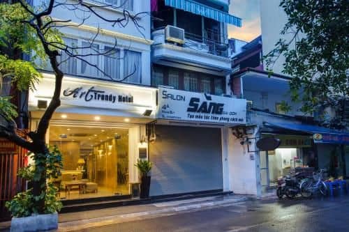 โรงแรมโกลเด้น อาร์ต