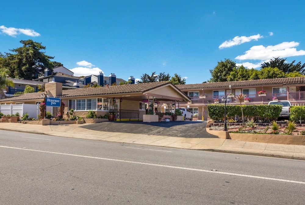 Carmel Hill Lodge / Knights Inn