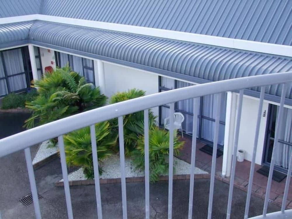 Sails Motor Inn