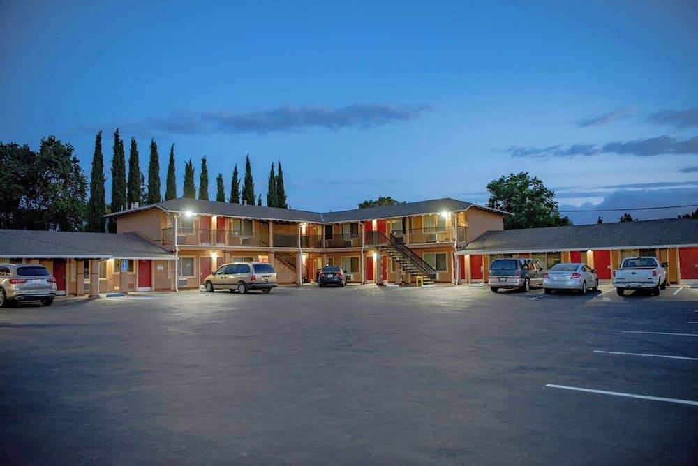 Traveler's Rest Motel