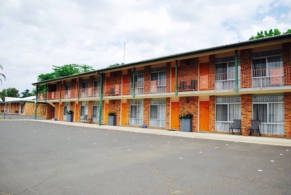 Cascades Motor Inn
