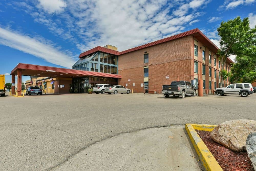 Best Western Plus Seven Oaks Inn