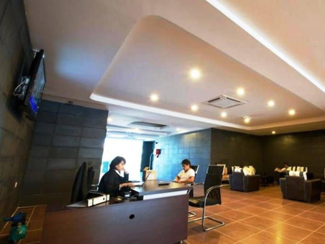 โรงแรม ฮาน พาเลซ เซมโปร์นา