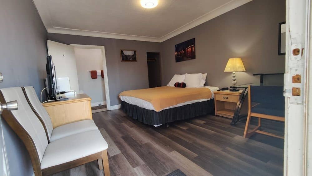 Tulip Motel