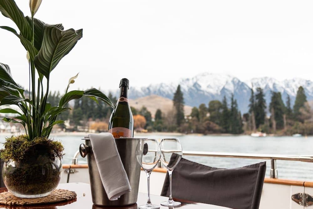 Pacific Jemm - Luxury Super Yacht - Queenstown Pacific Jemm - Luxury Super Yacht - Queenstown