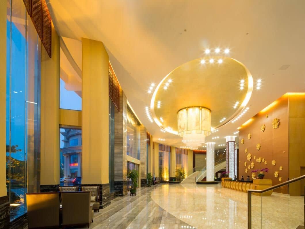 โรงแรม เดอะ แกรนด์ พลาซา โรงแรม เดอะ แกรนด์ พลาซา