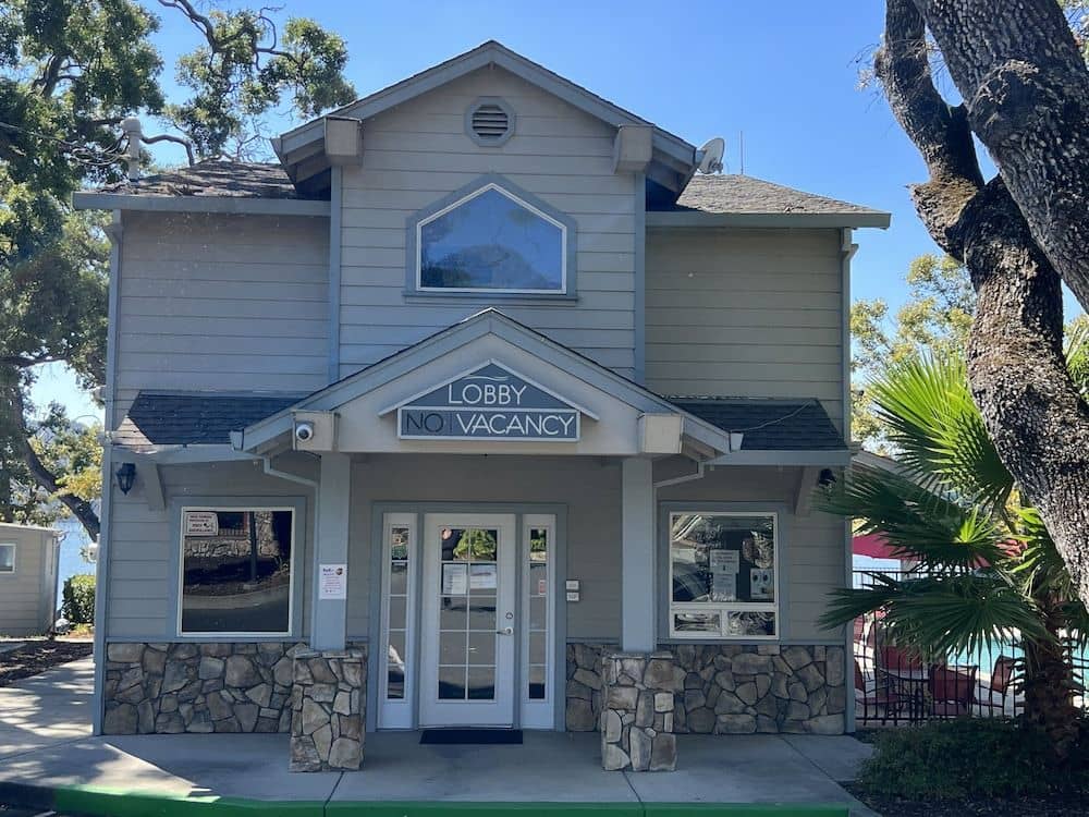 Clear Lake Cottages & Marina Clear Lake Cottages & Marina
